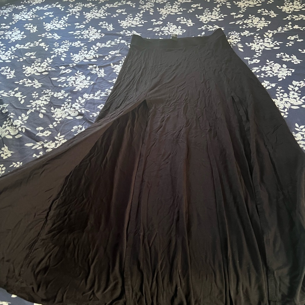 Black long skirt with 2 slits